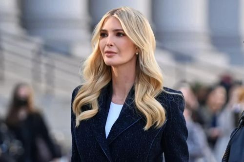 Cách con gái ông Trump 'lên đồ' khi hầu tòa