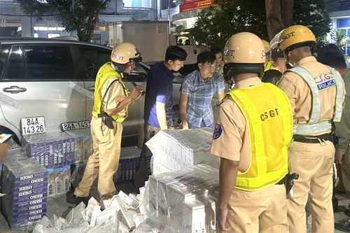 Hơn 1.000 cây thuốc lá nghi nhập lậu bị thu giữ