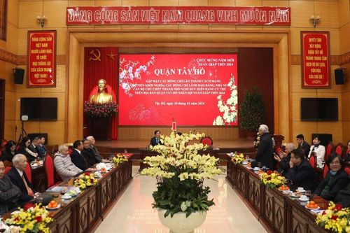 Tây Hồ gặp mặt cán bộ lão thành cách mạng dịp Xuân Giáp Thìn