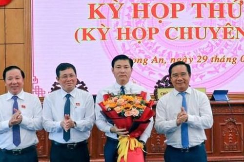 Bổ nhiệm, kiện toàn nhân sự Hà Nội, TPHCM và 3 địa phương