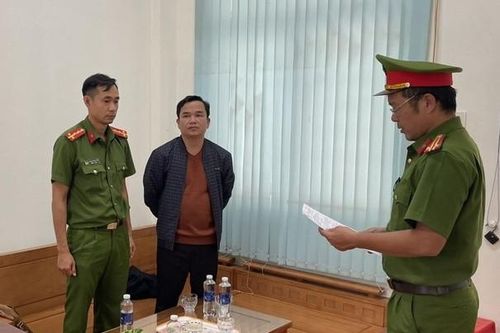 Khởi tố, bắt tạm giam Giám đốc Văn phòng Đăng ký đất đai