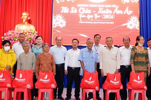 Dongtam Group chăm lo Tết cho người nghèo