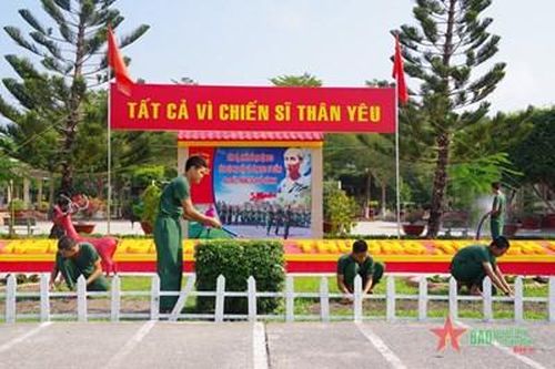 Binh nhất về Tết
