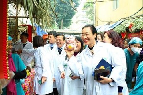 Phiên chợ Tết ấm áp tại bệnh viện