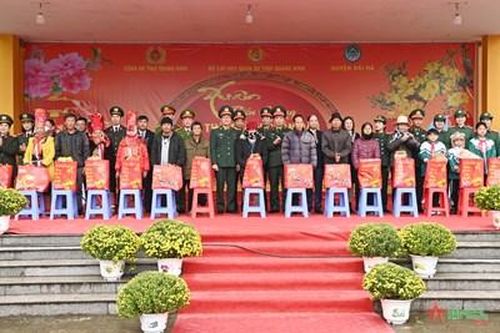 Quảng Ninh: Nhiều hoạt động ý nghĩa gắn kết tình quân dân