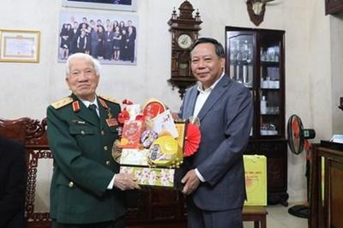 Lãnh đạo thành phố Hà Nội thăm, chúc Tết các tướng lĩnh quân đội