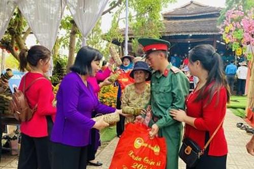 Đặc sắc, nghĩa tình 'Xuân chiến sĩ' ở vùng biên Bình Phước
