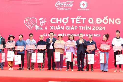 Trưởng Ban Tuyên giáo Trung ương thăm, tặng quà Tết tại Đà Nẵng