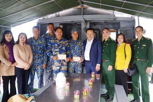 Lãnh đạo tỉnh Quảng Nam thăm, chúc tết các đơn vị trên đảo Cù Lao Chàm