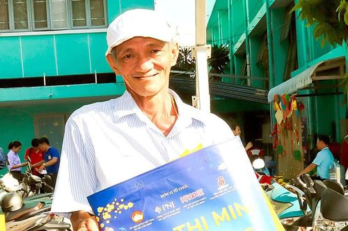 Phiên chợ tết nghĩa tình