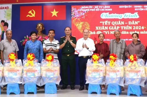 Nhiều hoạt động ý nghĩa từ chương trình 'Tết quân dân' 2024