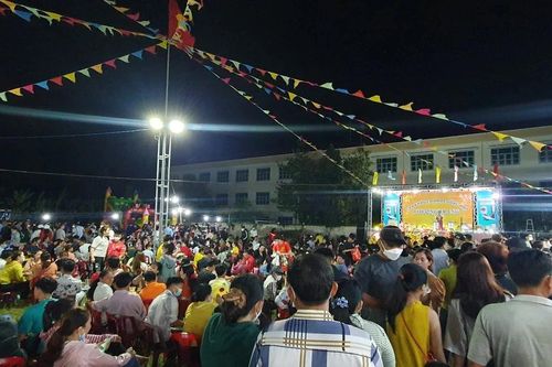 Tuổi thơ tết trong trò chơi lô tô
