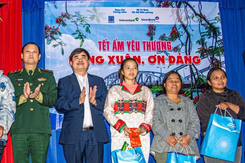 Chương trình Tết ấm yêu thương, mừng Xuân ơn Đảng tại Thừa Thiên Huế