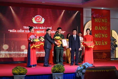 Phóng viên Báo Biên phòng đoạt giải Nhì, Giải 'Búa liềm vàng - Nghệ An năm 2023'