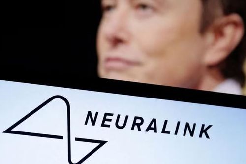 Tỷ phú Musk nói Neuralink đã cấy chip não đầu tiên vào con người