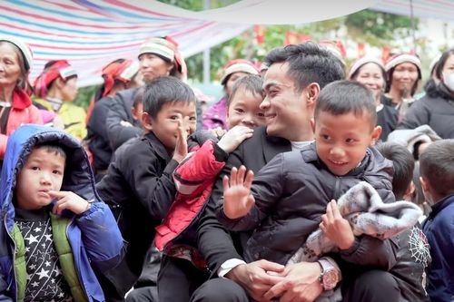 Mang xuân ấm về cho bản làng Ngam La