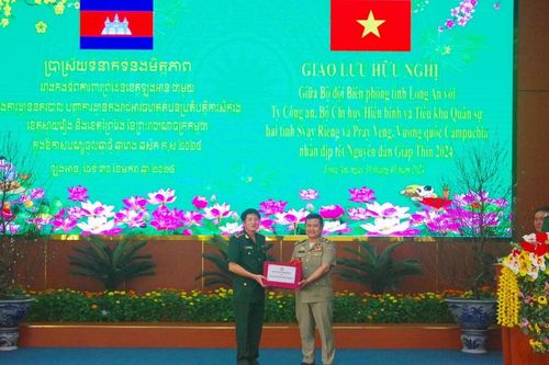 BĐBP Long An giao lưu hữu nghị với lực lượng bảo vệ biên giới Campuchia