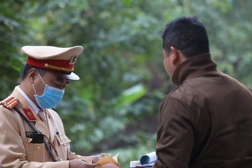 Công an Hà Nội triển khai 4 tổ công tác xử lý vi phạm trên các tuyến quốc lộ xuyên Tết