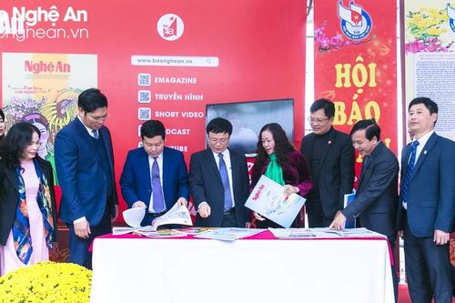 Khai mạc Hội báo Xuân Giáp Thìn tỉnh Nghệ An 2024