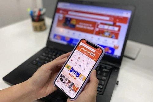 Mua sắm trực tuyến, livestream 'lên ngôi' dịp Tết