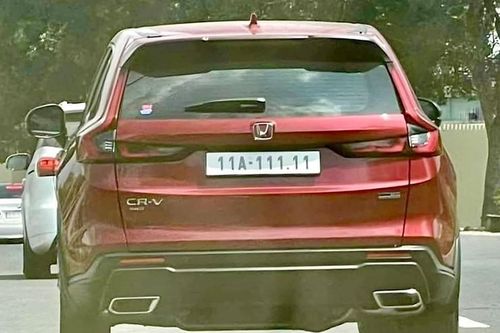 Bắt gặp Honda CR-V đeo biển siêu khủng có giá lên đến hơn 8 tỷ đồng