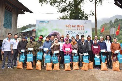 Tết An Bình 2024: ABBANK gây quỹ tài trợ 50.000 cây gỗ lớn cho người dân Quảng Bình