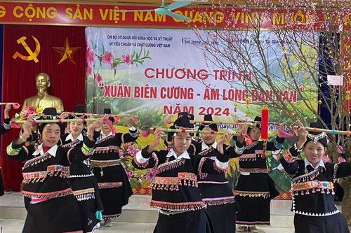 Mang mùa xuân ấm đến với người dân biên giới Tả Gia Khâu