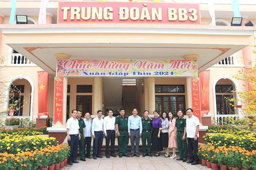 Đảng ủy Khối Cơ quan và Doanh nghiệp tỉnh An Giang chúc Tết lực lượng vũ trang