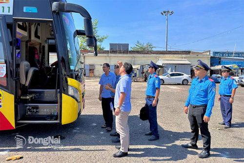 Đồng loạt ra quân đảm bảo trật tự, an toàn giao thông và phục vụ vận chuyển hành khách dịp Tết Nguyên đán 2024