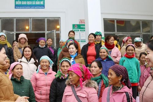 Chủ tịch Hội Liên hiệp Phụ nữ Việt Nam Hà Thị Nga thăm, chúc tết một số địa phương, đơn vị trên địa bàn tỉnh Lào Cai
