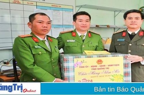 Lãnh đạo Công an tỉnh thăm, chúc Tết các gia đình chính sách