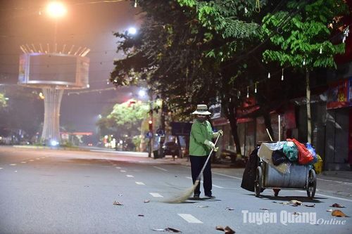 Chuyện kể dưới ngọn đèn đường