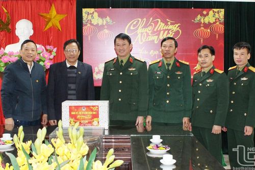 Bộ Tư lệnh Quân khu 1: Thăm, chúc Tết các đối tượng chính sách và cơ quan tại tỉnh Thái Nguyên