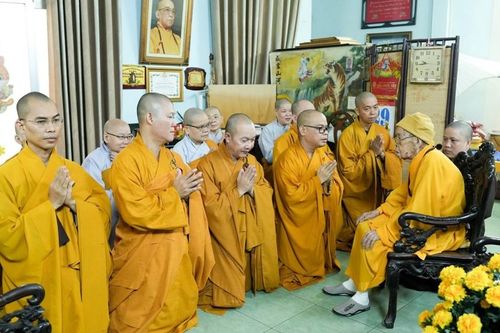 Phật giáo Q.3 khánh tuế chư tôn đức Hội đồng Chứng minh, Hội đồng Trị sự và chúc Tết các cơ quan
