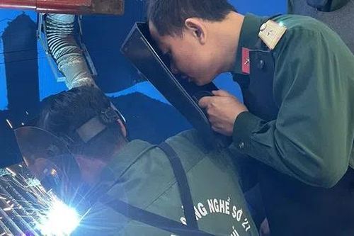 Trường Cao đẳng nghề số 21: Đào tạo và giải quyết việc làm cho hàng ngàn chiến sĩ xuất ngũ, thanh niên địa phương