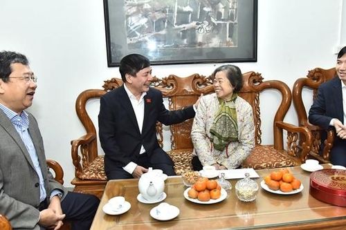 Tổng Thư ký Quốc hội, Chủ nhiệm Văn phòng Quốc hội Bùi Văn Cường chúc Tết gia đình nguyên Chủ nhiệm Văn phòng Quốc hội Vũ Mão