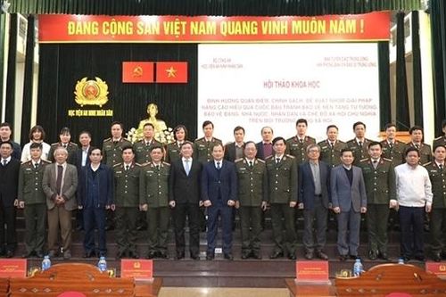 Phát huy sức mạnh tổng hợp trong đấu tranh bảo vệ nền tảng tư tưởng của Đảng