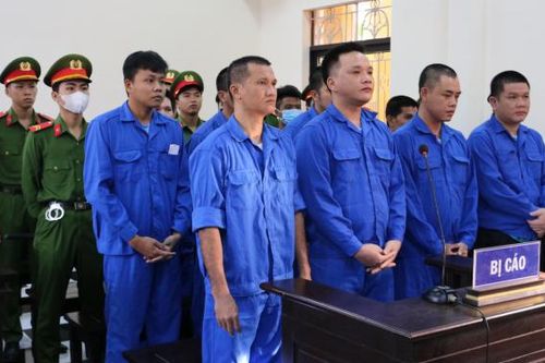 Tuyên án 11 học viên cai nghiện chống người thi hành công vụ