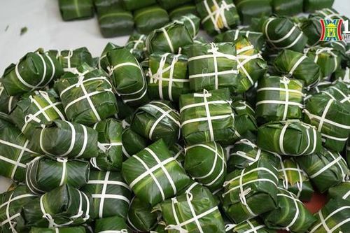 Làng bánh chưng Tranh Khúc vào vụ phục vụ Tết