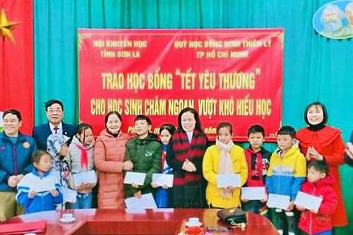 Sơn La: 224 triệu đồng dành cho khuyến học dịp Tết Nguyên đán Giáp Thìn