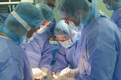 Bác sĩ 'cân não' quyết định, cắt cụt chi hay giữ lại chân cho bệnh nhân?