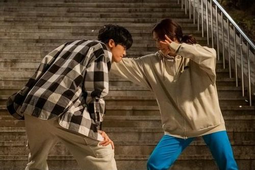 Doctor Slump: Park Hyung Sik - Park Shin Hye 'cưa sừng làm nghé', vừa hài vừa khóc