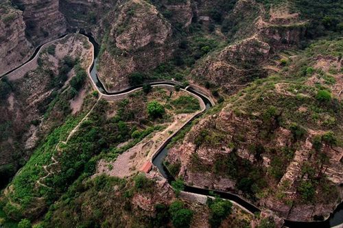 San phẳng 1.250 ngọn núi để xây kênh dẫn nước 1.500km bằng dụng cụ thô sơ