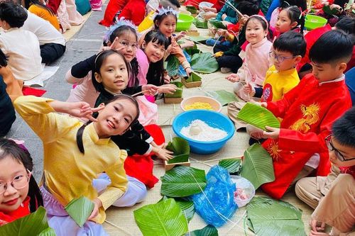 Trường học Hà Nội đậm truyền thống, ấm tình người dịp Tết