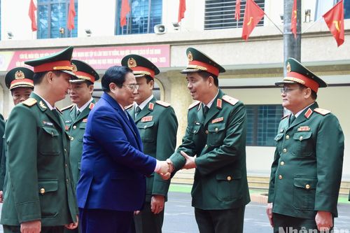Thủ tướng Phạm Minh Chính thăm, chúc Tết Trường Đại học Văn hóa-Nghệ thuật Quân đội