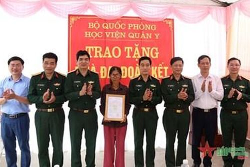 Nghĩa tình vì dân
