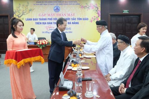 Lãnh đạo TP Đà Nẵng gặp mặt chức sắc các tôn giáo
