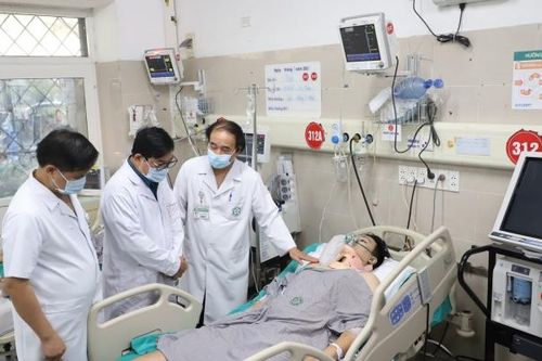 Sở Y tế Hà Nội kiến nghị quản lý chặt việc chuyển tuyến tỉnh, hạn chế vượt tuyến