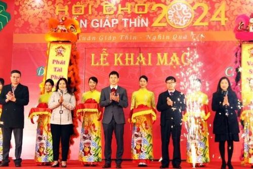 Hội chợ Xuân Giáp Thìn 2024: Cơ hội sắm Tết với đặc sản mọi miền