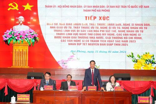 Hải Phòng tri ân, tặng quà nhiều tổ chức, cá nhân nhân dịp Tết Nguyên đán
